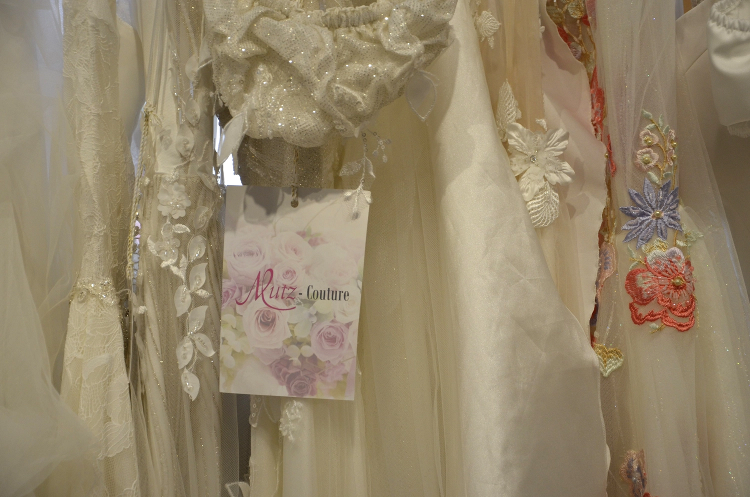 Brautatelier Mutz - Brautkleider - LEDAN