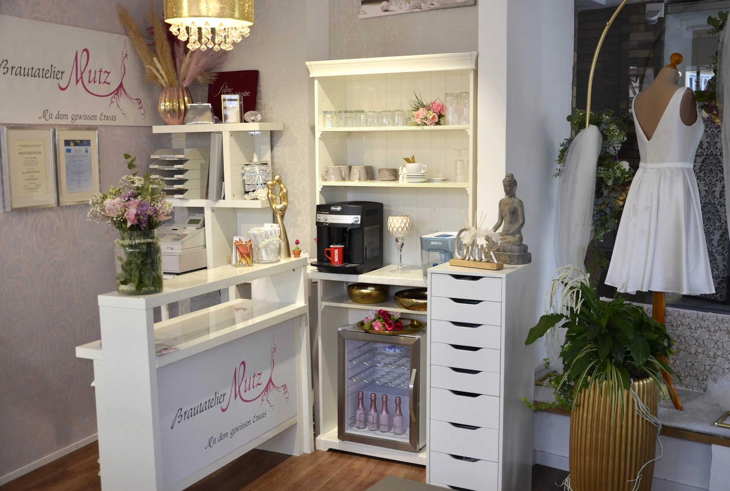 Brautatelier Mutz - Brautkleider - LEDAN