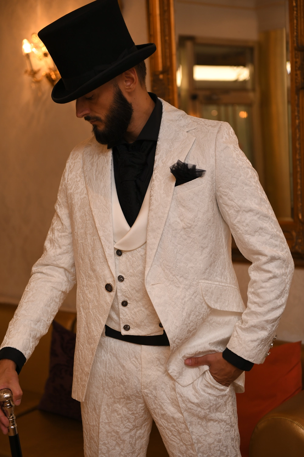 Brautatelier Mutz - Brautkleider - Lady Noir