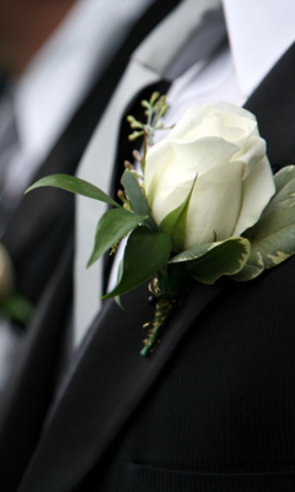 Brautatelier Mutz – Brautmode & Maßdesign aus Nürnberg 7 Hochzeitsanzug anpassen Nuernberg 600 x 1000